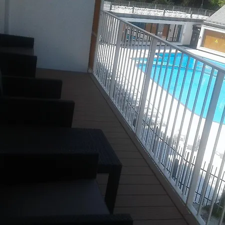 Feniks Lux 2+2 Apartment