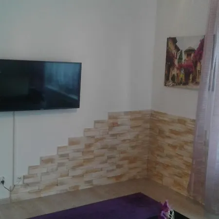 Feniks Lux 2+2 Apartment *